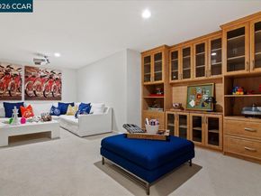 1076 N Thompson Rd, Lafayette CA 94549