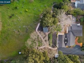 1076 N Thompson Rd, Lafayette CA 94549