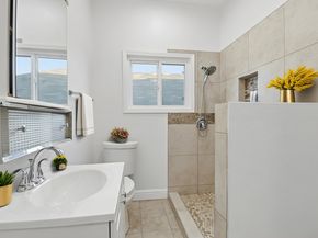 1712 37Th Ave, Oakland CA 94601