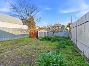 1712 37Th Ave, Oakland CA 94601