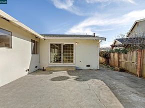 2075 Costa Ct, Pinole CA 94564