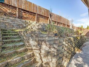 2075 Costa Ct, Pinole CA 94564