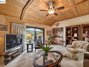 28 Harrington Rd, Moraga CA 94556