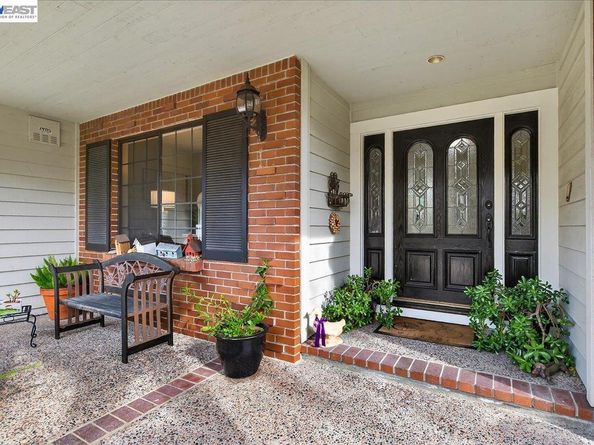 28 Harrington Rd, Moraga CA 94556