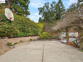 28 Harrington Rd, Moraga CA 94556