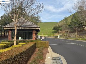 28 Harrington Rd, Moraga CA 94556