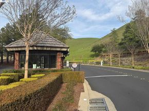 28 Harrington Rd, Moraga CA 94556