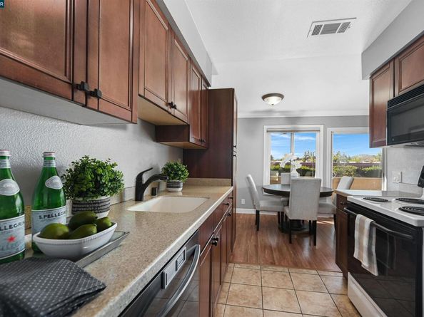 825 Oak Grove Rd 46, Concord CA 94518