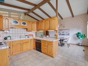 95 Mackie Dr, Martinez CA 94553