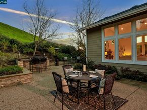 12 Paddock Ct, Pleasant Hill CA 94523