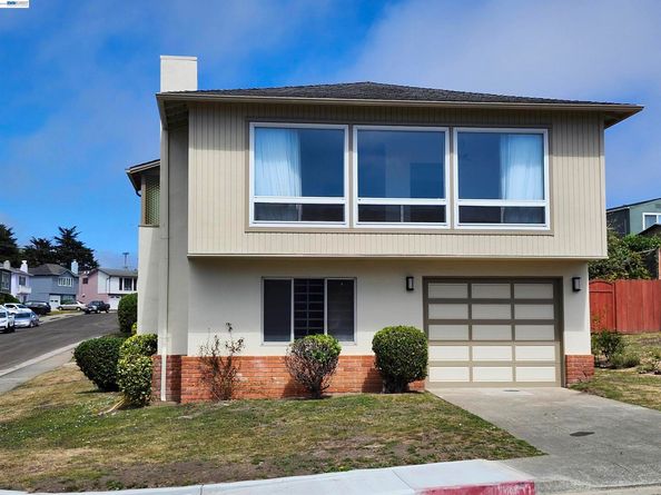 110 Sunshine Dr, Pacifica CA 94044