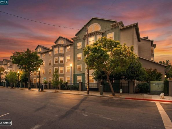 555 10th Street 326, Oakland CA 94607