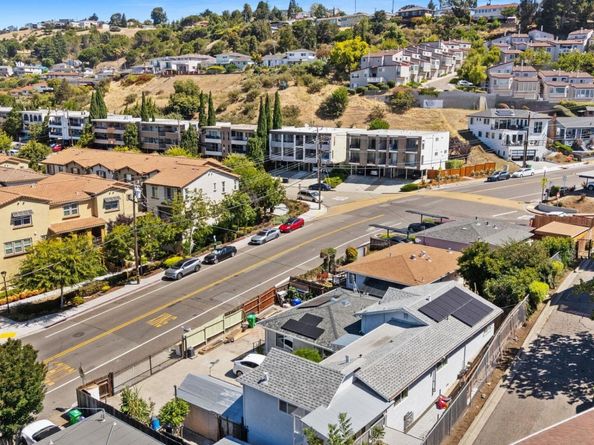 2000 Miramar Ave, Castro Valley CA 94578