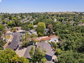 863 Palomino Dr, Pleasanton CA 94566
