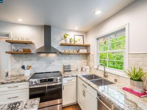 860 Paradise Ct, Lafayette CA 94549