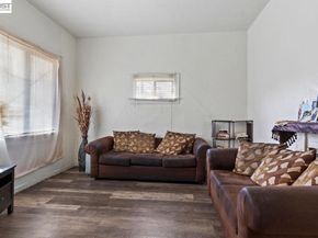 1433 15th Avenue, Oakland CA 94606