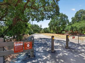 2340 Westcliffe Ln L, Walnut Creek CA 94597