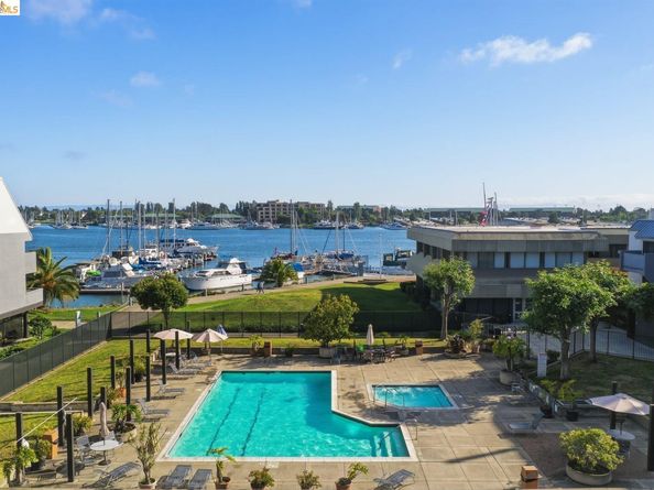 5 Embarcadero W 126, Oakland CA 94607