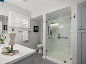 1100 Singingwood 8, Walnut Creek CA 94595