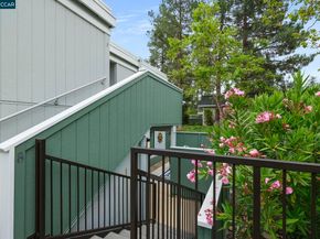 1100 Singingwood 8, Walnut Creek CA 94595