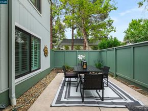 1100 Singingwood 8, Walnut Creek CA 94595