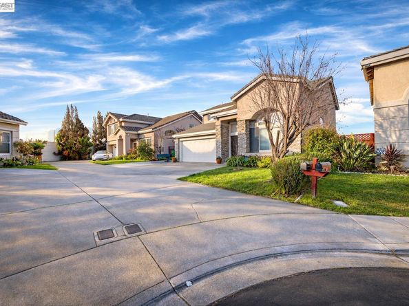 15100 Shining Star Ln, San Leandro CA 94579