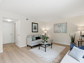 27966 El Portal Dr, Hayward CA 94542