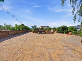 100 Sky Ranch Ln, Pleasant Hill CA 94523
