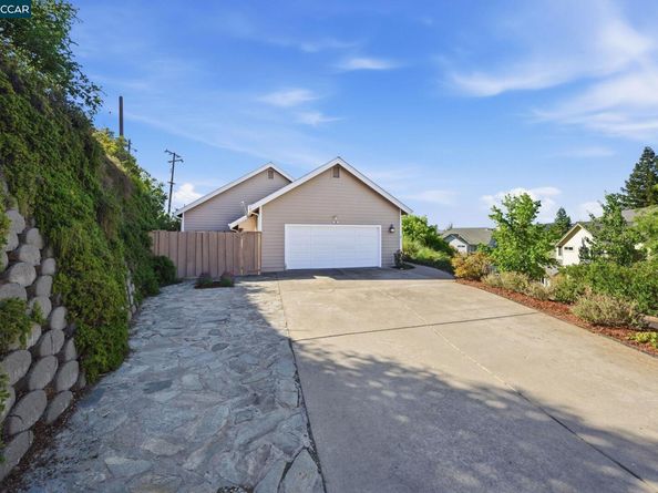 100 Sky Ranch Ln, Pleasant Hill CA 94523
