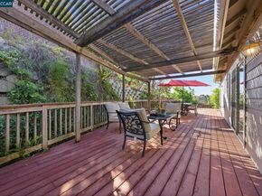 100 Sky Ranch Ln, Pleasant Hill CA 94523