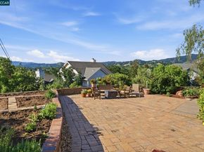 100 Sky Ranch Ln, Pleasant Hill CA 94523