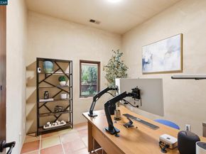80 Rheem Blvd, Orinda CA 94563