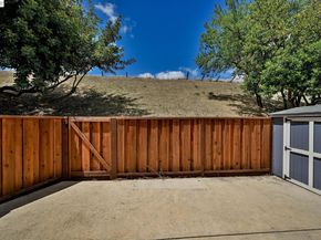 1202 Spring Valley Cmn, Livermore CA 94551