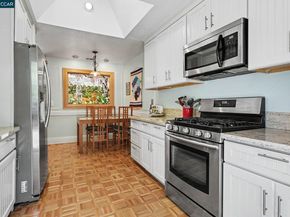 25 Amberwood Ln, Walnut Creek CA 94598