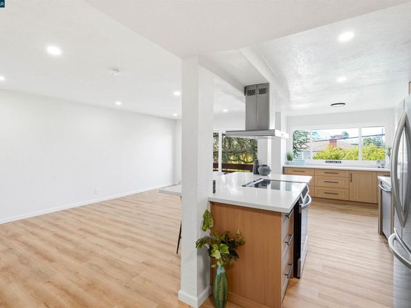 710 E 22nd 203, Oakland CA 94606