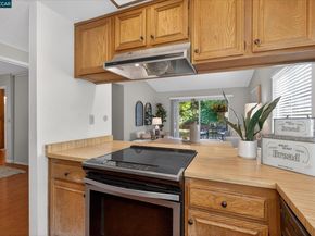 1040 Village Oaks, Martinez CA 94553