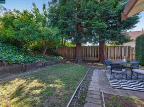 1040 Village Oaks, Martinez CA 94553