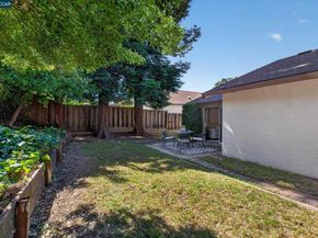 1040 Village Oaks, Martinez CA 94553