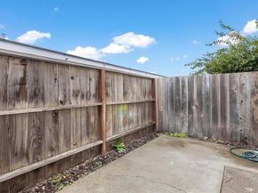 10401 Shaw St 401, Oakland CA 94605