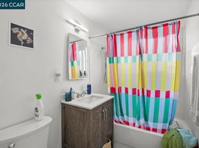 84 Monte Vista Ave, Oakland CA 94611