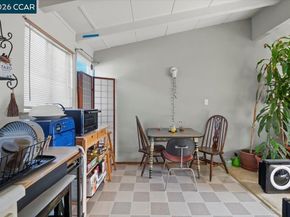 84 Monte Vista Ave, Oakland CA 94611
