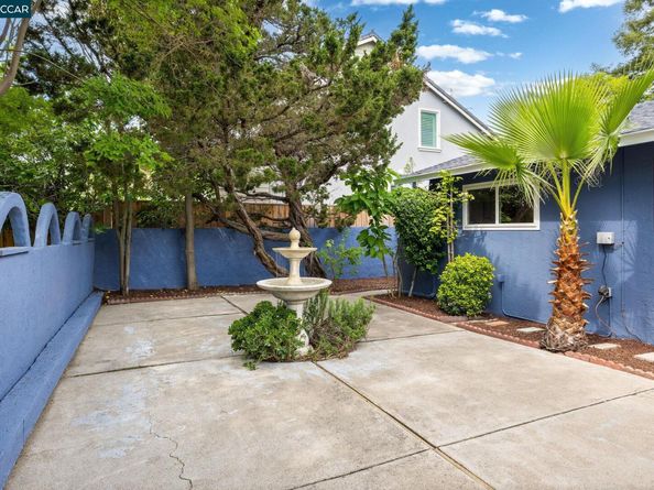 1881 Emerald St, Concord CA 94518