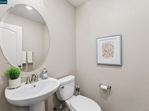 24552 Autumn Mist Way, Hayward CA 94544