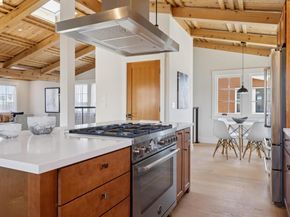 4436 Howe St, Oakland CA 94611