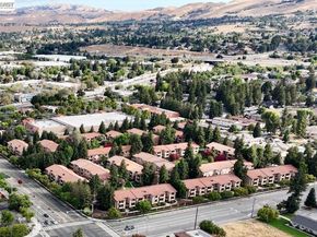 93 Shaniko Cmn 24, Fremont CA 94539