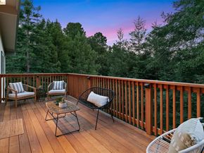 38 Drake Ln, Oakland CA 94611