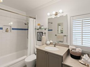 38 Drake Ln, Oakland CA 94611
