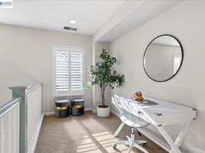 5625 Applegate Way, Dublin CA 94568