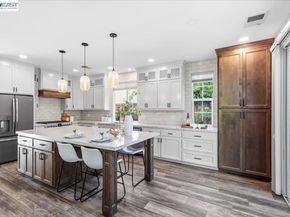 5625 Applegate Way, Dublin CA 94568