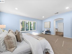 5625 Applegate Way, Dublin CA 94568